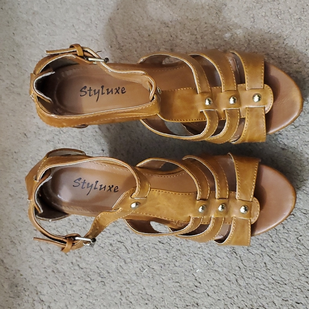 Brown Wedges